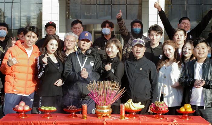 励志网剧《未婚辣妈》开机 2.jpg