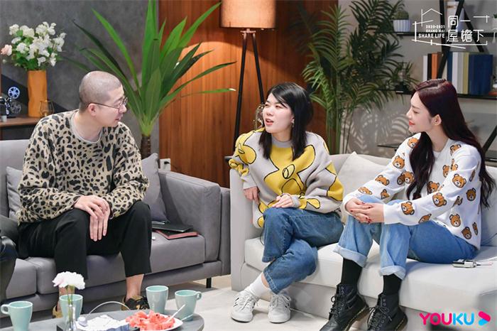 李诞、曾可妮、杨笠合影.jpg