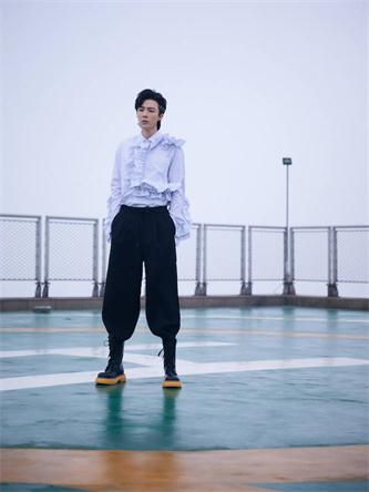 摩登兄弟刘宇宁宣传照2.jpeg