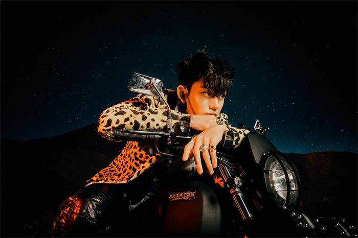 威神V《Kick Back》-Hitchhiker Ver-LUCAS.jpg