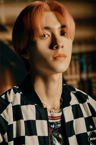 威神V《Kick Back》-Hitchhiker Ver-HENDERY.jpg