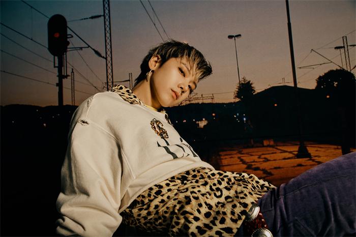 威神V《Kick Back》-Hitchhiker Ver-TEN.jpg