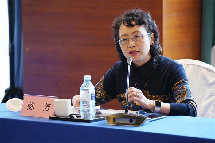 陈芳.jpg