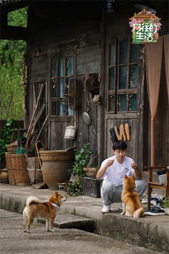 彭昱畅.jpg