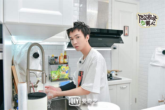 谢锐韬.jpg