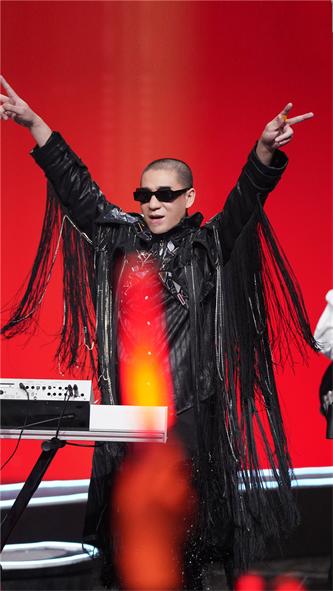 梁龙.jpg