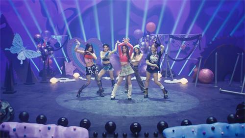 Red Velvet新专辑主打曲《Birthday》表演视频图片.jpg